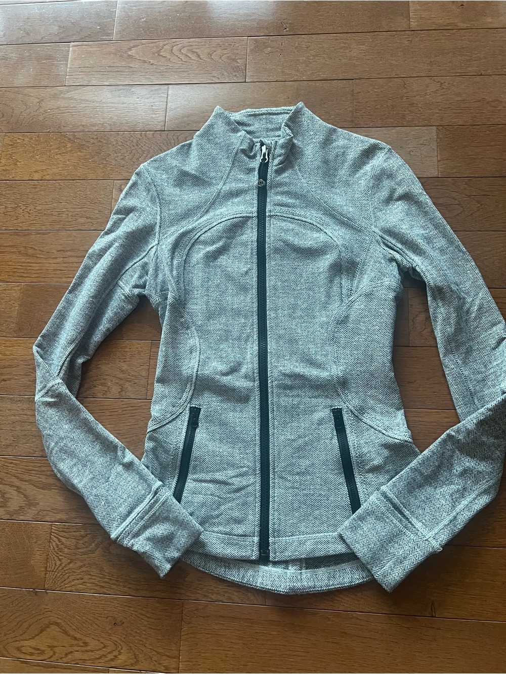 Lululemon Chevron Gray Full-Zip Forme Jacket - Picture 2 of 5